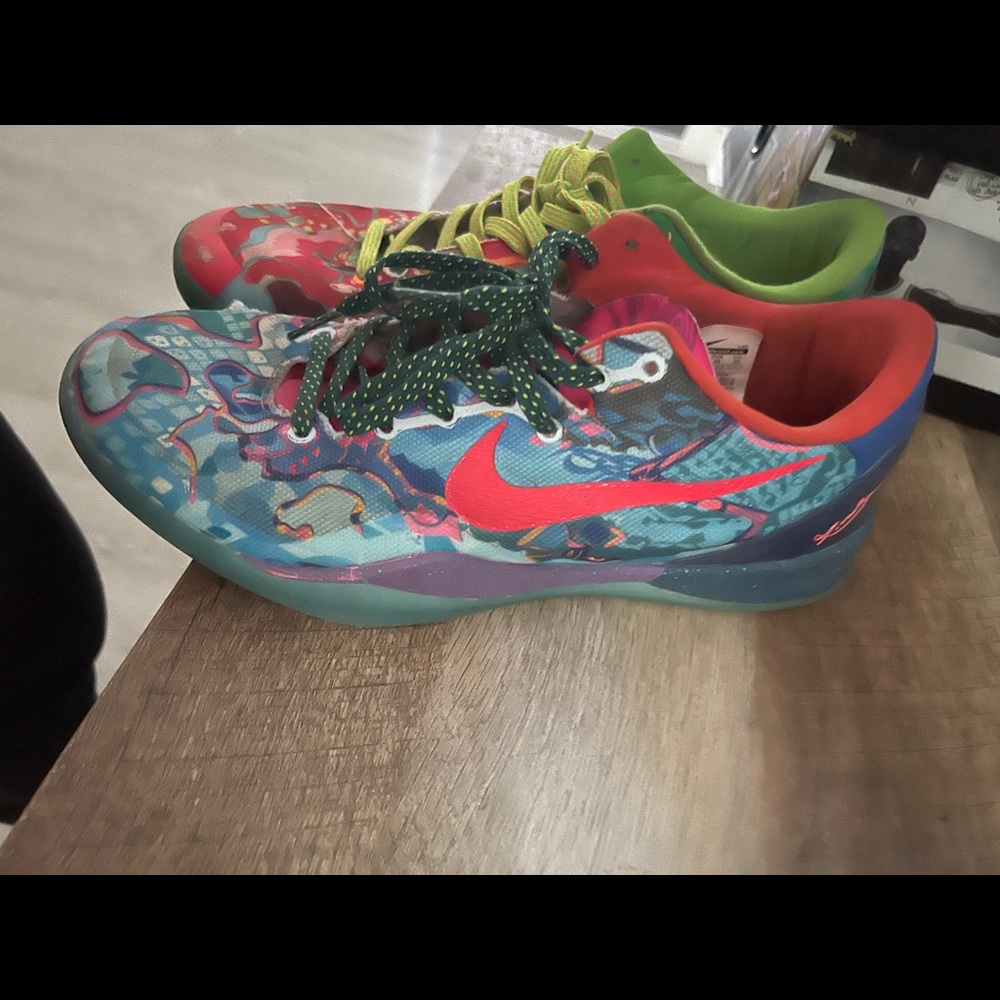 Kobe 8s